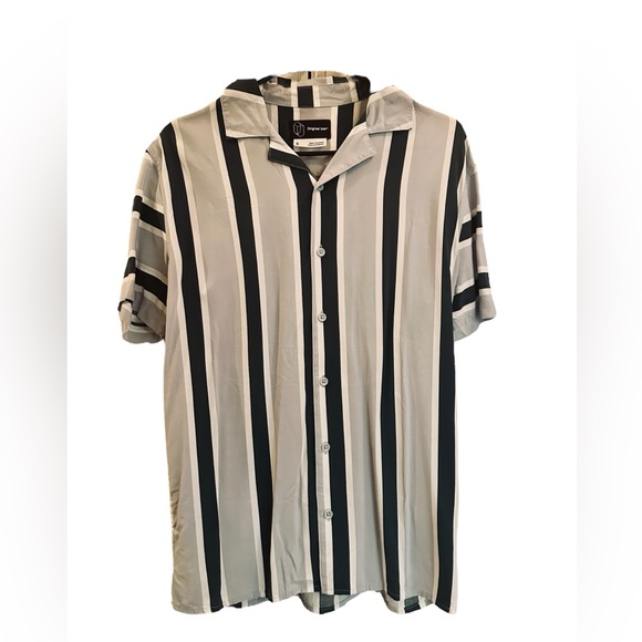 Original Use Other - HP 🎉 Men’s S Original Use Short Sleeve Shirt 100% Rayon in Gray Stripes.